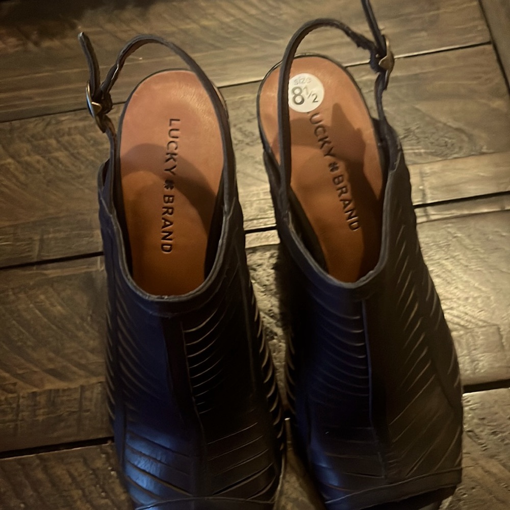 NEW Lucky Brand leather  4” heel peep toe, 8 1/2, black with ankle strap